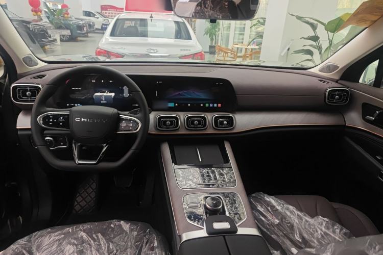 Used Chery Tiggo 9 C-DM 2025 1.5T 106KM Enjoy Edition 5 Seats Lithium Iron Phosphate Interior 3