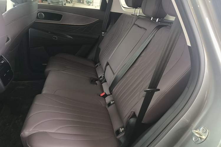 Used Chery Tiggo 9 C-DM 2025 1.5T 106KM Ultra-Comfort Edition 5 Seats Lithium-NMC Left Rear Seat