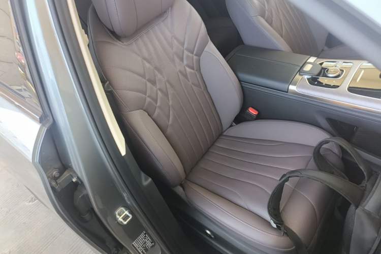Used Chery Tiggo 9 C-DM 2025 1.5T 106KM Ultra-Comfort Edition 5 Seats Lithium-NMC Right Front Seat