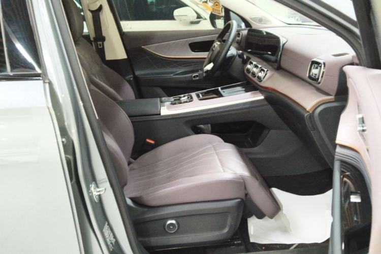 Used Chery Tiggo 9 C-DM 2025 1.5T 106KM Ultra-Comfort Edition 5 Seats Lithium-NMC Right Front Seat
