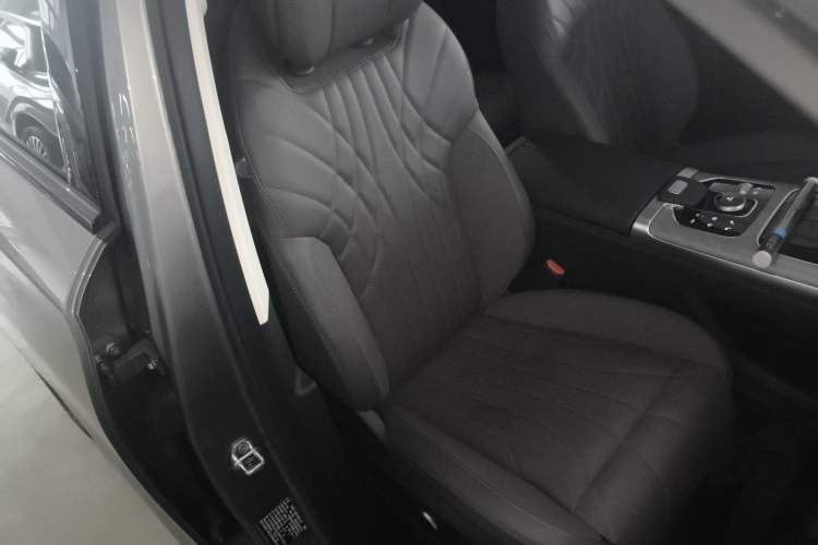 Used Chery Tiggo 9 C-DM 2025 1.5T 106KM Ultra-Comfort Edition 5 Seats Lithium-NMC Right Front Seat