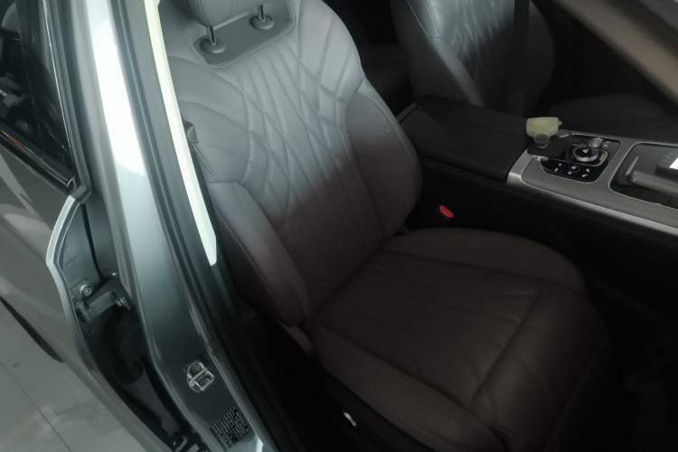 Used Chery Tiggo 9 C-DM 2025 1.5T 106KM Ultra-Comfort Edition 5 Seats Lithium-NMC Right Front Seat