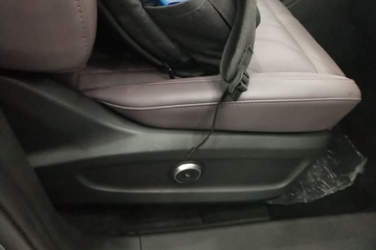 Used Chery Tiggo 9 C-DM 2025 1.5T 106KM Ultra-Comfort Edition 5 Seats Lithium-NMC Right Front Seat