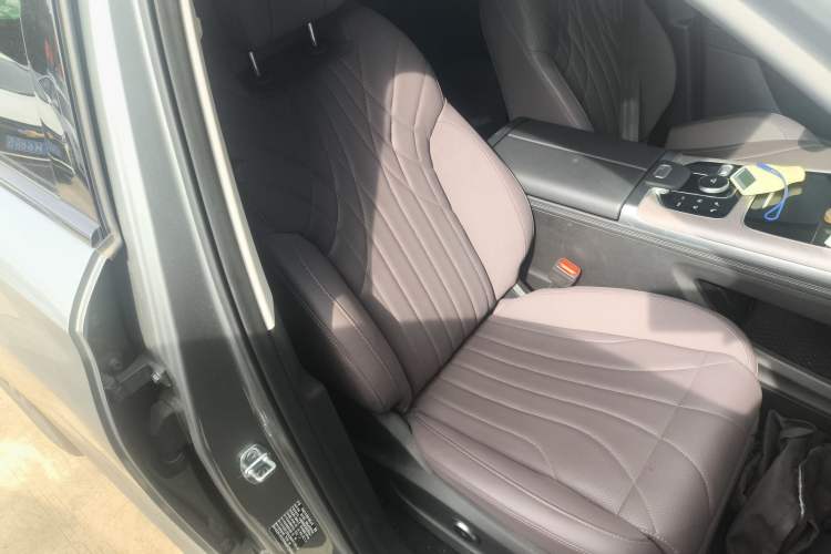 Used Chery Tiggo 9 C-DM 2025 1.5T 106KM Ultra-Comfort Edition 5 Seats Lithium-NMC Right Front Seat