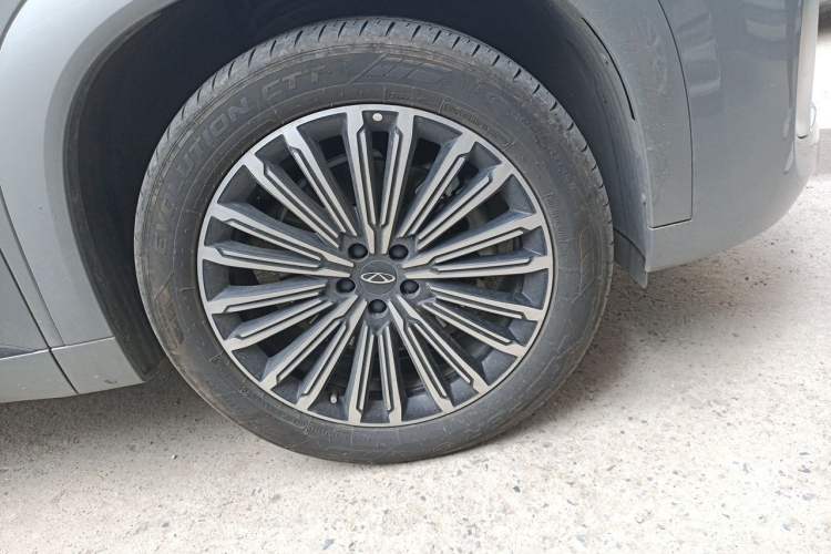 Used Chery Tiggo 9 C-DM 2025 1.5T 106KM Ultra-Comfort Edition 5 Seats Lithium-NMC Right Front Wheel Hub