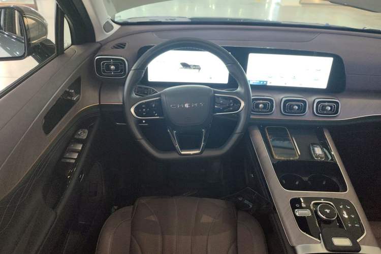 Used Chery Tiggo 9 C-DM 2025 1.5T 106KM Ultra-Comfort Edition 5 Seats Lithium-NMC Steering Wheel
