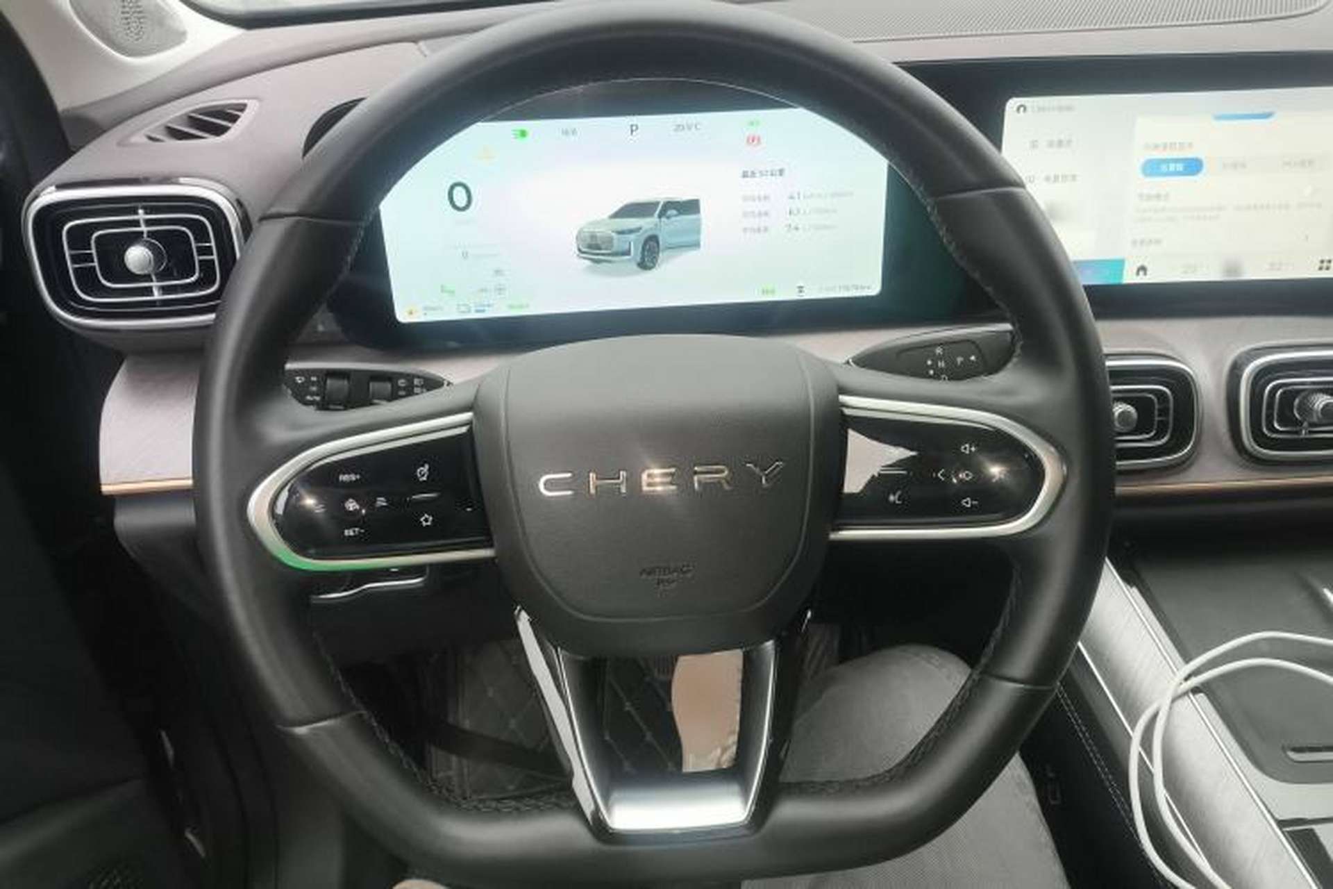 Used Chery Tiggo 9 C-DM 2025 1.5T 106KM Ultra-Comfort Edition 5 Seats Lithium-NMC Steering Wheel