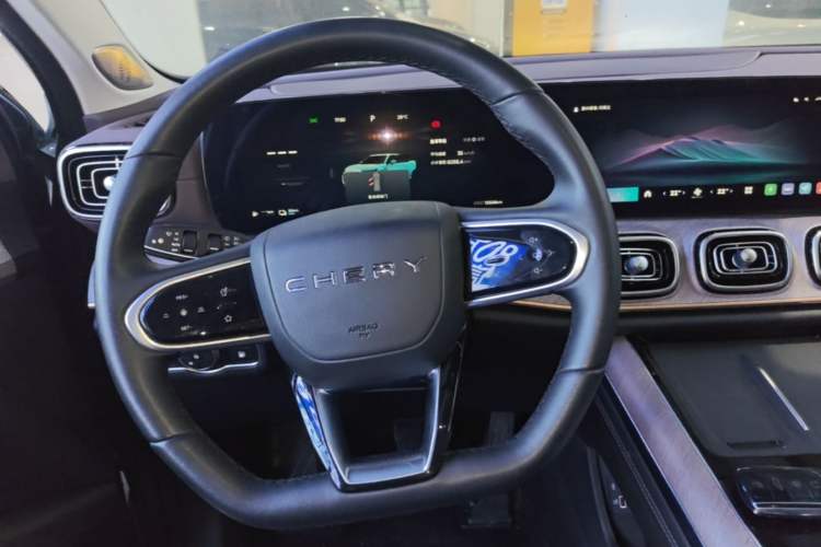 Used Chery Tiggo 9 C-DM 2025 1.5T 106KM Ultra-Comfort Edition 5 Seats Lithium-NMC Steering Wheel
