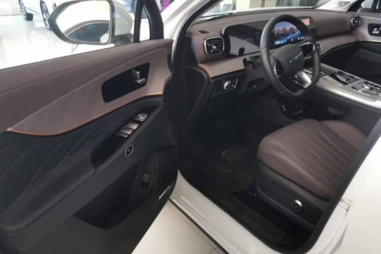 Used Chery Tiggo 9 C-DM 2025 1.5T 106KM Ultra-Comfort Edition 5 Seats Lithium-NMC Driver Seat