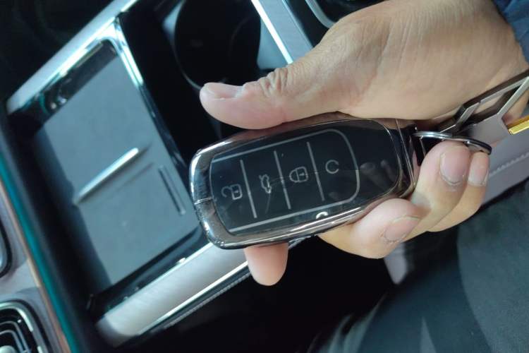 Used Chery Tiggo 9 C-DM 2025 1.5T 106KM Ultra-Enjoyment Version 5 Seats Lithium Iron Phosphate Interior 1