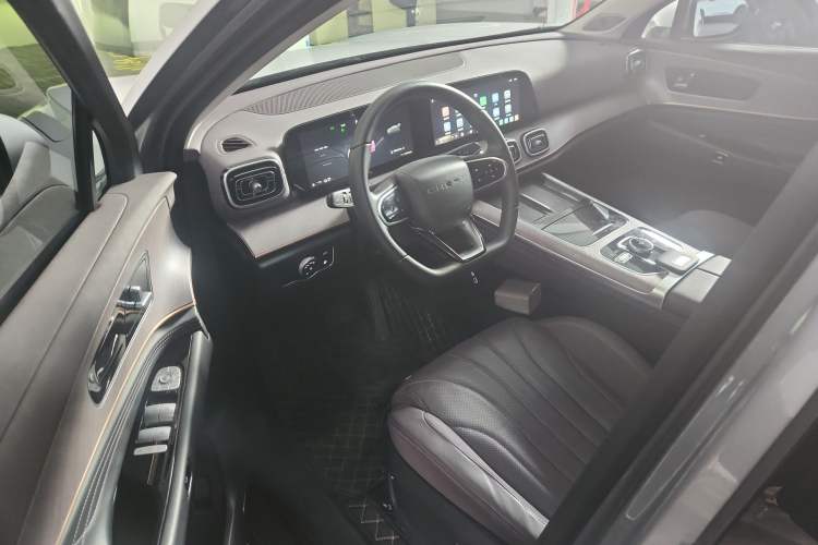 Used Chery Tiggo 9 C-DM 2025 1.5T 106KM Ultra-Enjoyment Version 5 Seats Lithium Iron Phosphate Interior 3