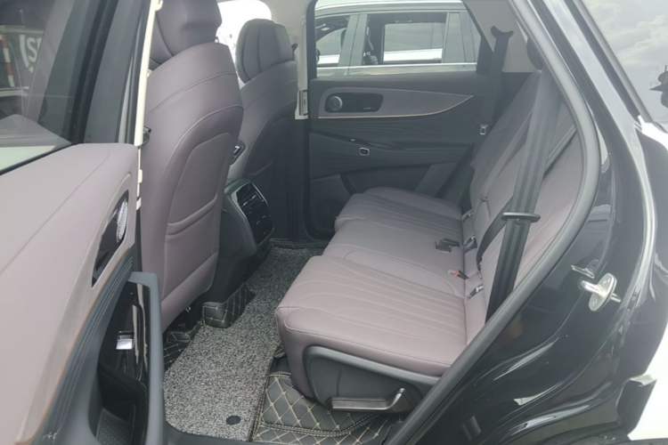 Used Chery Tiggo 9 C-DM 2025 1.5T 106KM Ultra-Enjoyment Version 5 Seats Lithium Iron Phosphate Left Rear Seat
