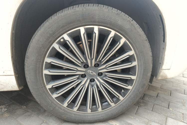 Used Chery Tiggo 9 C-DM 2025 1.5T 106KM Enjoy Edition 5 Seats Lithium-Ion Battery Right Front Wheel Hub