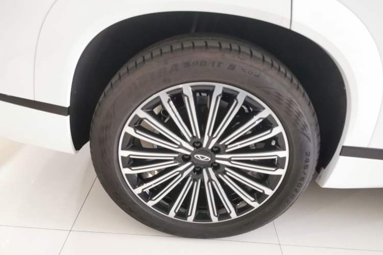 Used Chery Tiggo 9 C-DM 2025 1.5T 106KM Ultra-Comfort Edition 5 Seats Lithium-NMC Right Rear Wheel Hub