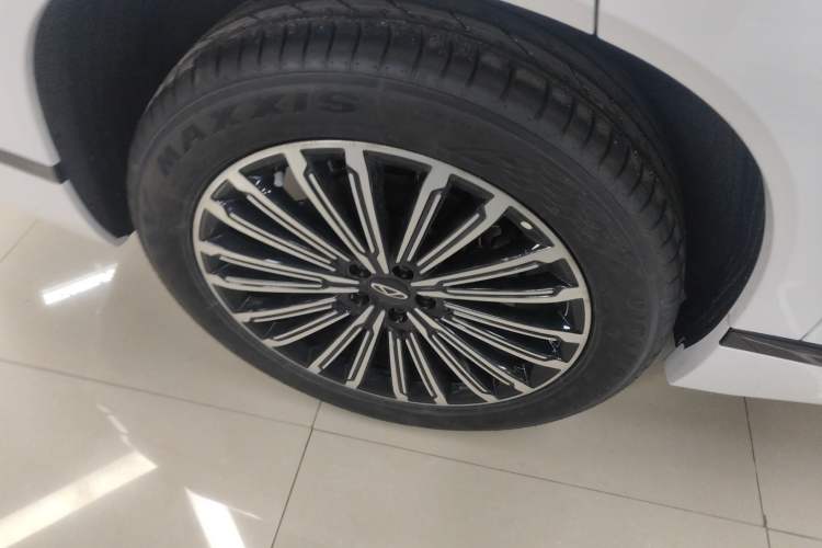 Used Chery Tiggo 9 C-DM 2025 1.5T 106KM Ultra-Enjoyment Version 5 Seats Lithium Iron Phosphate Right Rear Wheel Hub