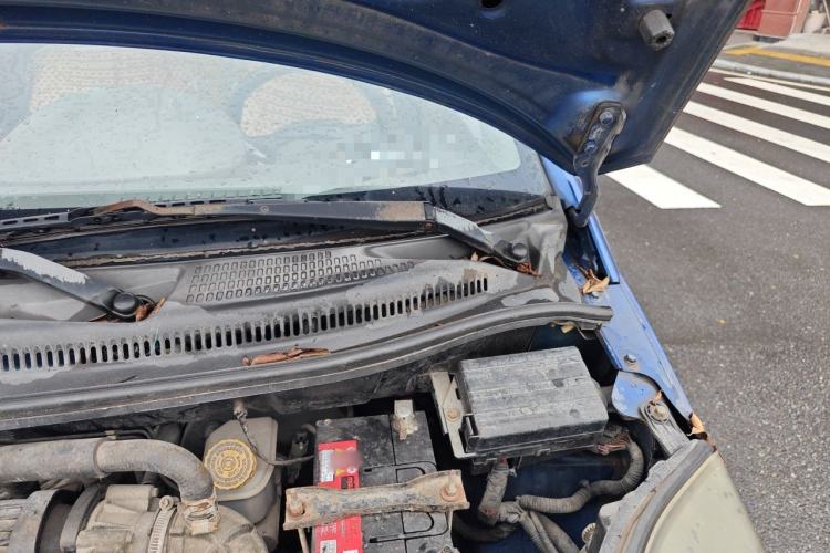 Used Chery X1 2010 1.3L AMT Luxury Edition Engine Bay Left