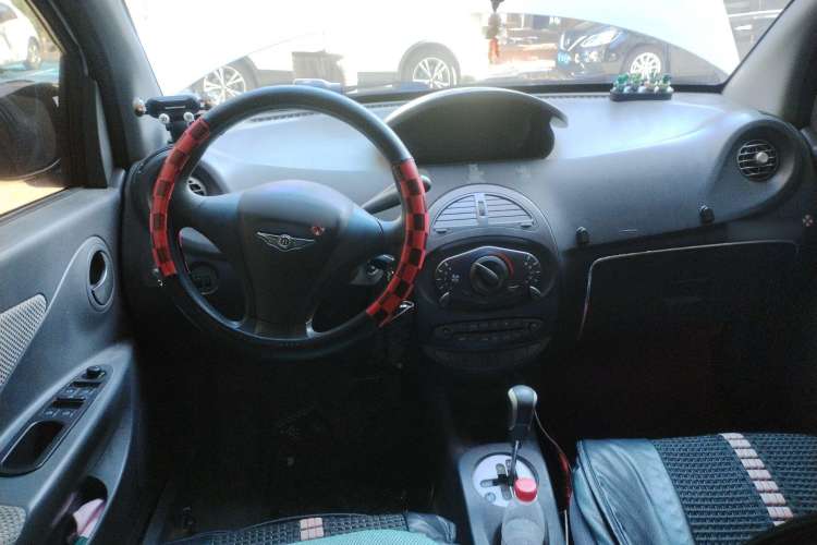 Used Chery X1 2010 1.3L AMT Luxury Edition Center Console