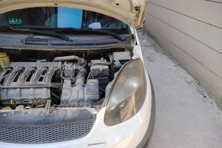 Used Chery X1 2010 1.3L AMT Luxury Edition Engine Bay Left