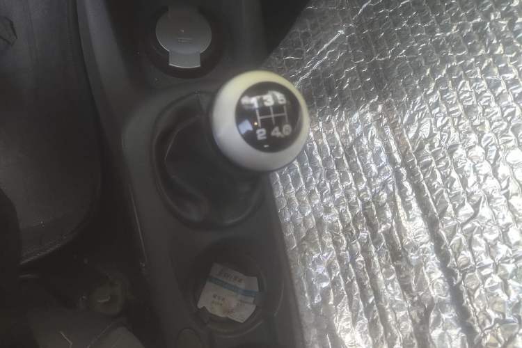 Used Chery X1 2010 Edition Enhanced Model 1.3L Manual Comfort Version Gear Lever