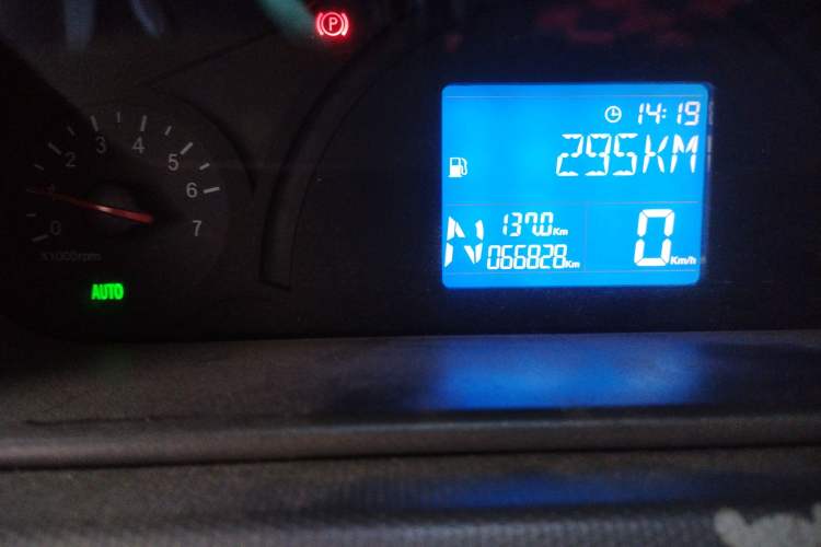 Used Chery X1 2010 1.3L AMT Luxury Edition Odometer Close Up