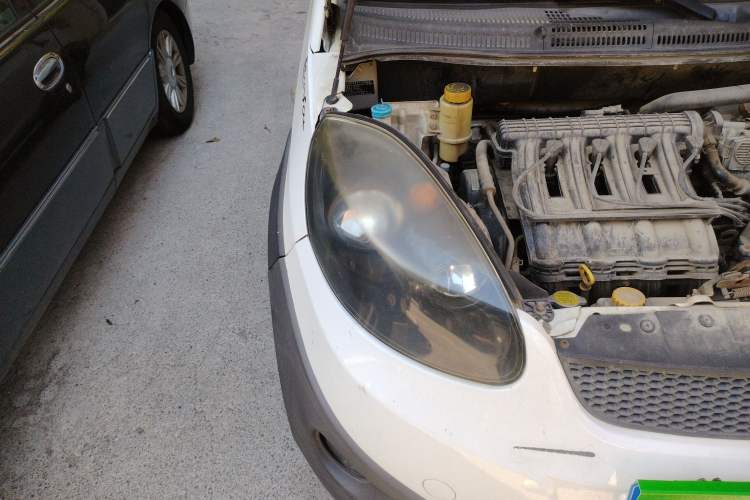 Used Chery X1 2010 1.3L AMT Luxury Edition Right Front Headlight