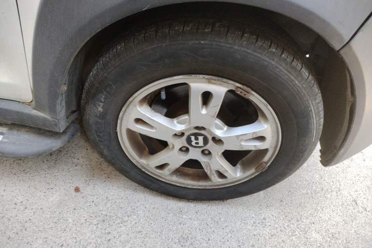 Used Chery X1 2010 1.3L AMT Luxury Edition Right Front Wheel Hub