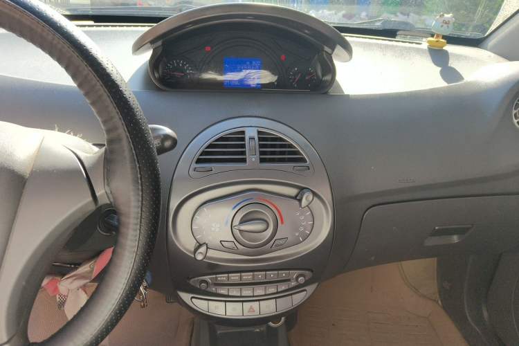 Used Chery X1 2011 1.3L Manual Luxury Edition Audio And AC Panel