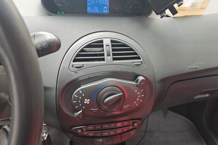 Used Chery X1 2011 1.3L AMT Luxury Model Audio And AC Panel