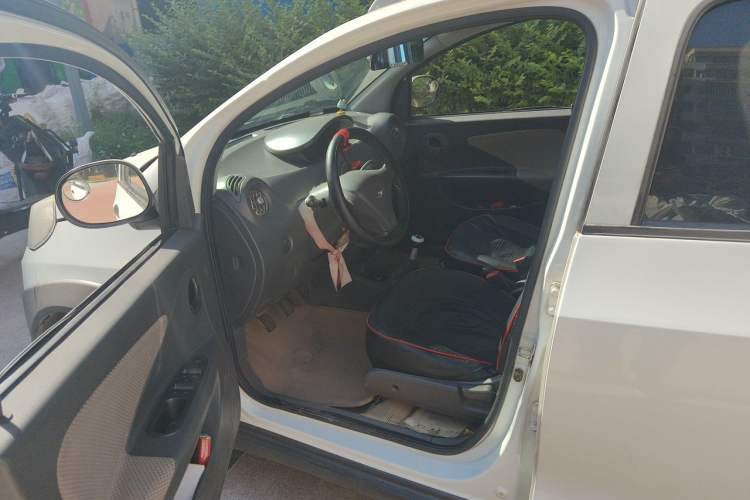 Used Chery X1 2011 1.3L Manual Luxury Edition Driver Seat