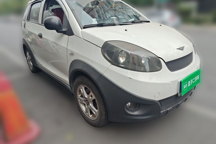 Used Chery X1 2011 1.3L AMT Luxury Model Front Right 45 Deg