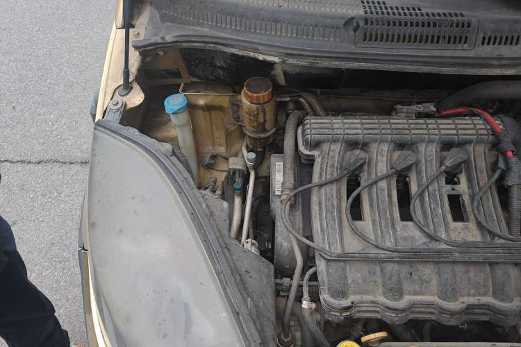 Used Chery X1 2011 1.3L AMT Luxury Model Engine Bay Right