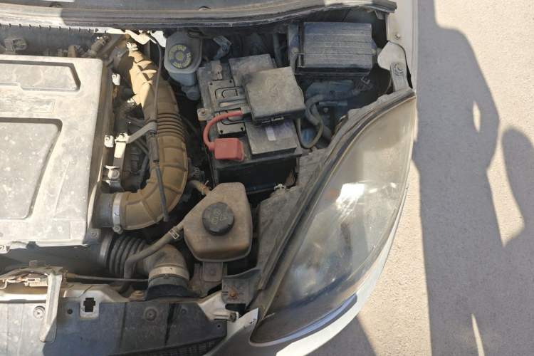 Used Chery X1 2012 1.5L Manual Luxury Version Engine Bay Left