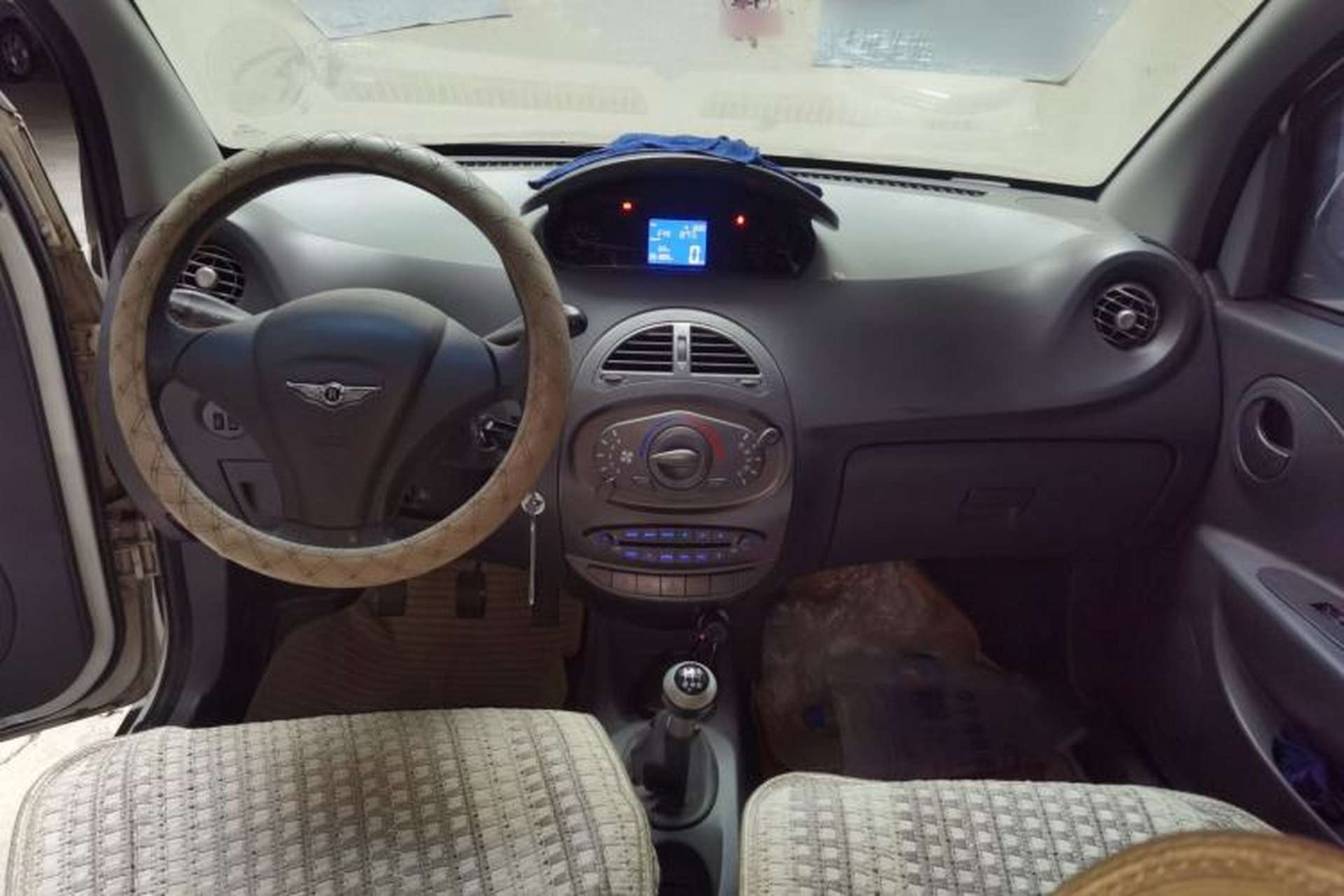Used Chery X1 2012 1.5L Manual Luxury Version Center Console