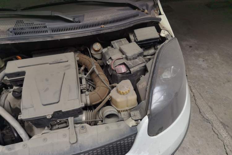 Used Chery X1 2012 1.5L Manual Luxury Version Engine Bay Left