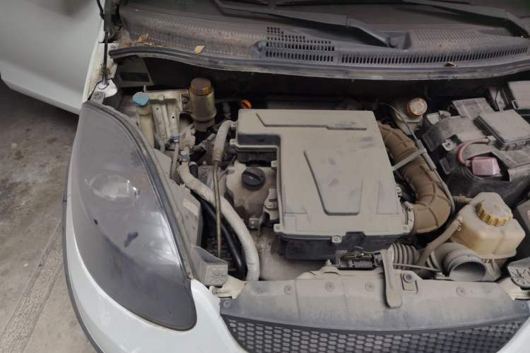Used Chery X1 2012 1.5L Manual Luxury Version Engine Bay Right