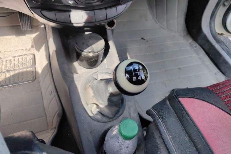 Used Chery X1 2012 1.5L Manual Comfort Edition Gear Lever
