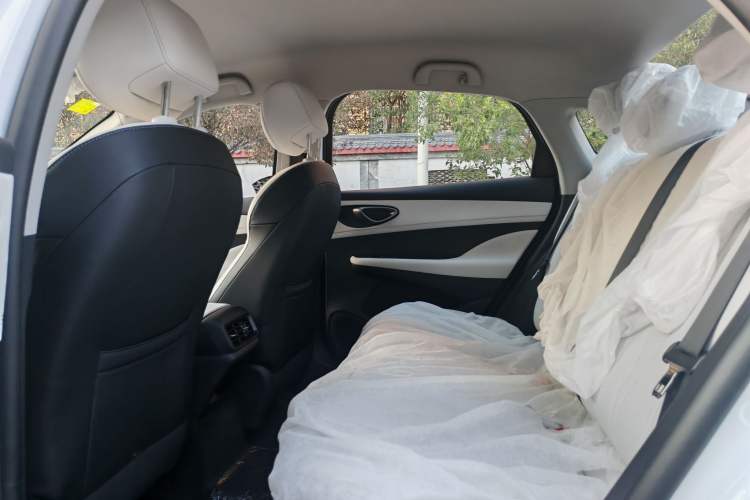 Used Chery X1 2012 1.5L Manual Sport Version Interior 3