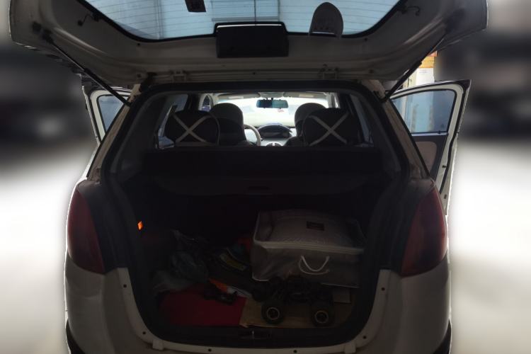 Used Chery X1 2012 1.5L Manual Luxury Version Trunk