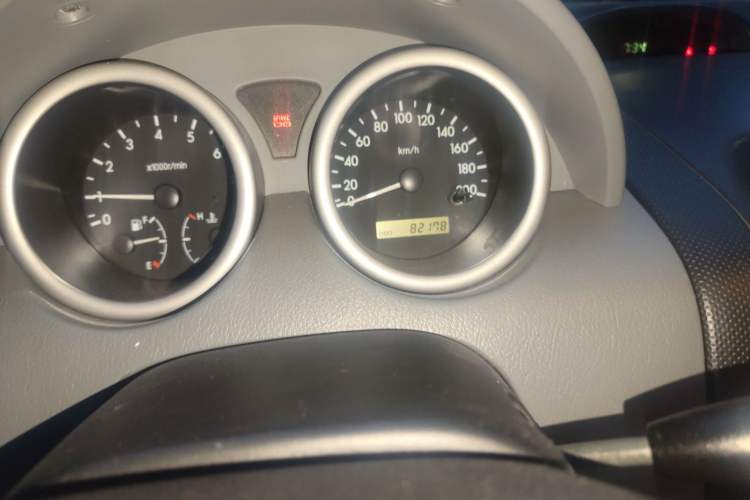 Used Chevrolet Aveo 2006 1.4 SL MT Odometer Close Up