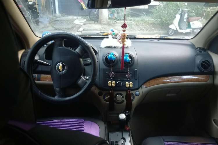 Used Chevrolet Aveo 2010 1.4 AT Meimei Edition Center Console