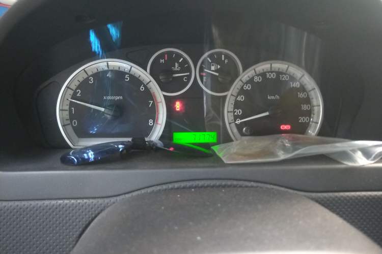 Used Chevrolet Aveo 2010 1.4 AT Meimei Edition Odometer Close Up