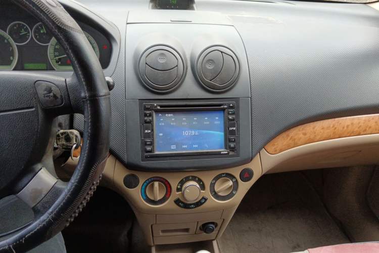 Used Chevrolet Aveo 2010 1.4 AT Meimei Edition Audio And AC Panel