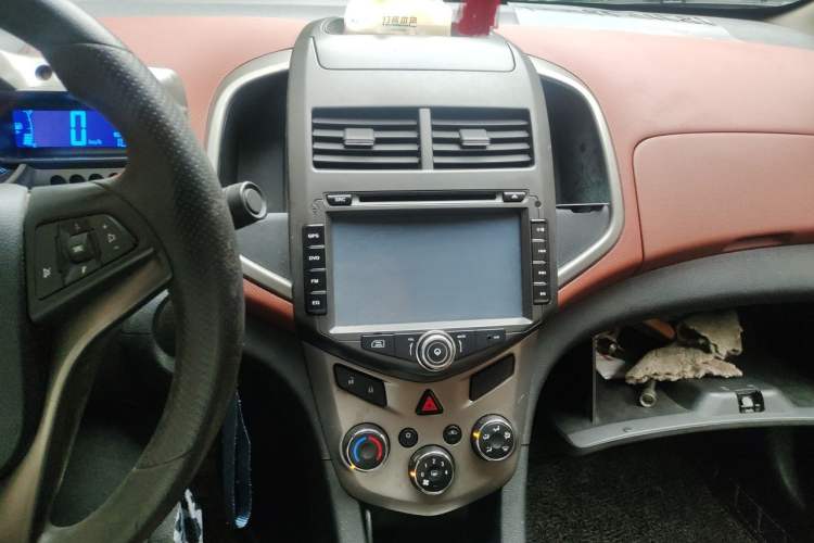 Used Chevrolet Aveo Sonic 2011 Sedan 1.4L Manual Transmission SE Audio And AC Panel