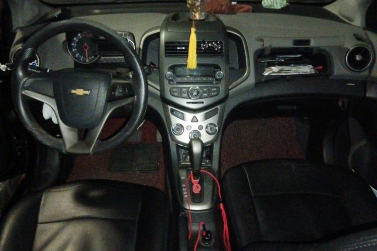 Used Chevrolet Aveo Sonic 2011 Sedan 1.4L Automatic SE Center Console