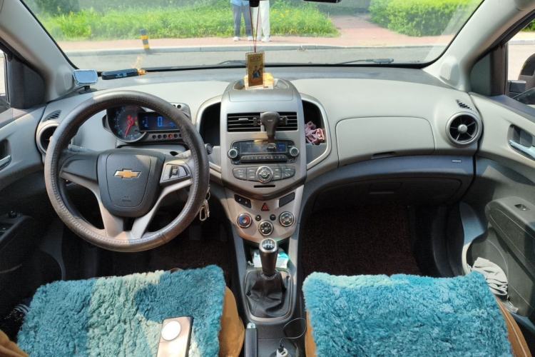 Used Chevrolet Aveo Sonic 2011 Sedan 1.4L Manual Transmission SE Center Console