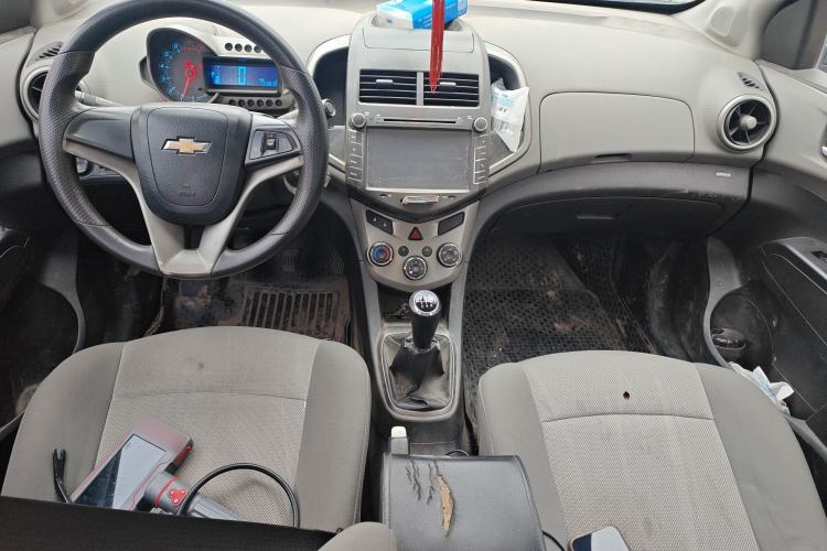 Used Chevrolet Aveo Sonic 2011 Sedan 1.4L Manual Transmission SE Center Console