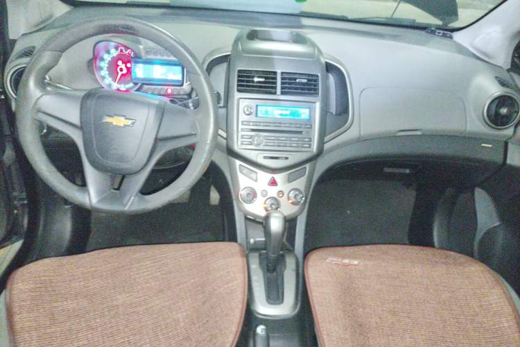 Used Chevrolet Aveo Sonic 2011 Sedan 1.4L Automatic SL Center Console