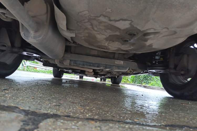 Used Chevrolet Aveo Sonic 2011 Sedan 1.4L MT SL Chassis Rear