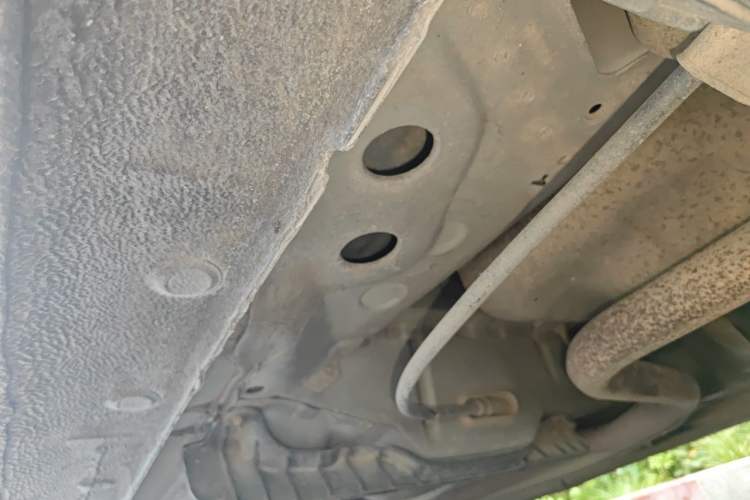 Used Chevrolet Aveo Sonic 2011 Sedan 1.4L Manual Transmission SE Chassis Rear Left