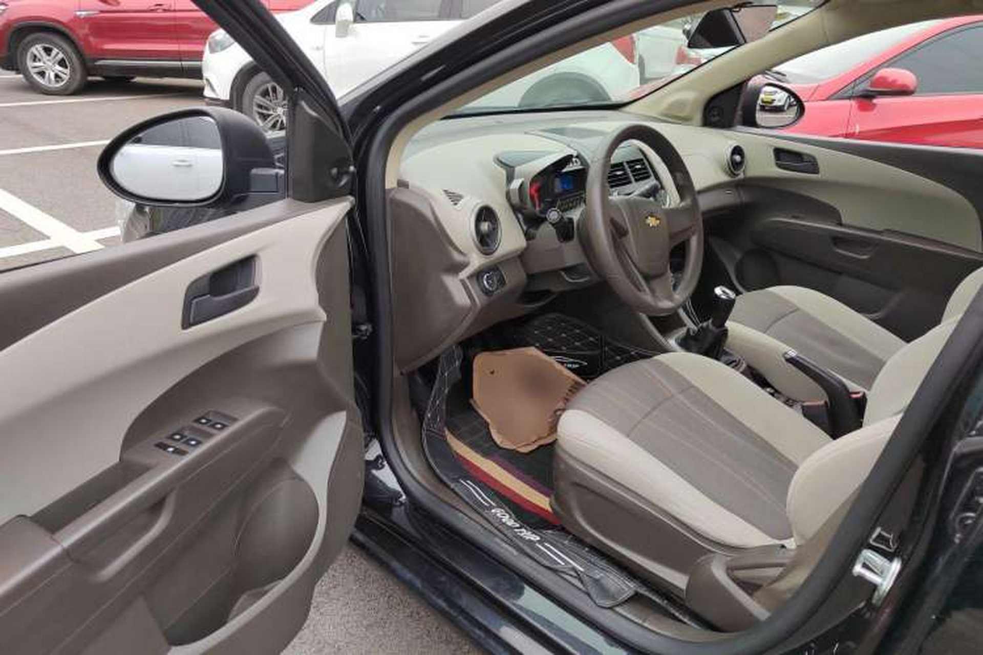Used Chevrolet Aveo Sonic 2011 Sedan 1.4L MT SL Driver Seat
